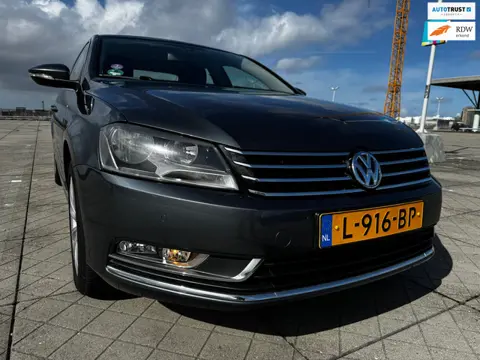 Volkswagen Passat 1.8 TSI Highline DSG CRUISE CLIMA TREKHAAK