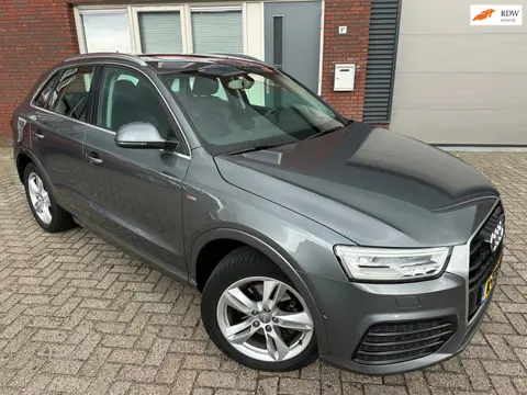 Audi Q3 2.0 TFSI quattro Sport Pro Line S / Pano / Leder / Navi / PDC / LED