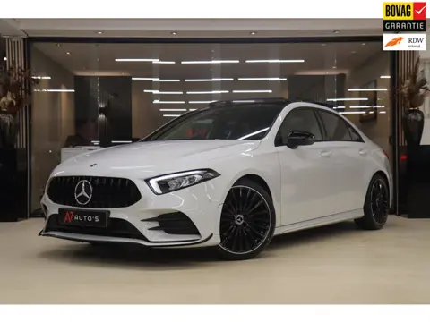 Mercedes-Benz A-klasse 200 AMG NAP /Pano/Carplay/Sfeerver/Blindspot/VOL