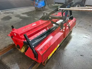 Goudland Veegmachine