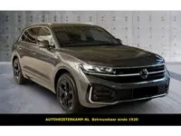 Volkswagen Touareg 3.0 TDI R-Line Grijs Kenteken ACC LUCHTVERING TREKHAAK COMFORTSTOELEN HEAD-UP DIS
