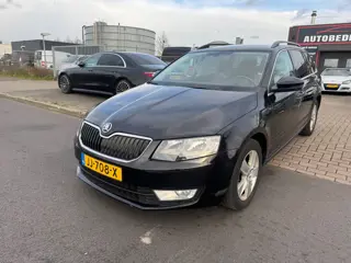 Skoda Octavia Combi 1.6 TDI DSG-AUTOMAAT CLMA/NAVI/PDC