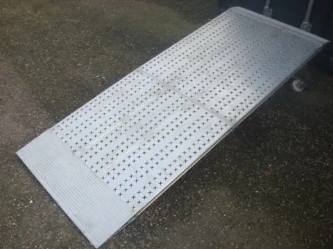 Altec opklabare auto-oprijplaat roelstoelhelling