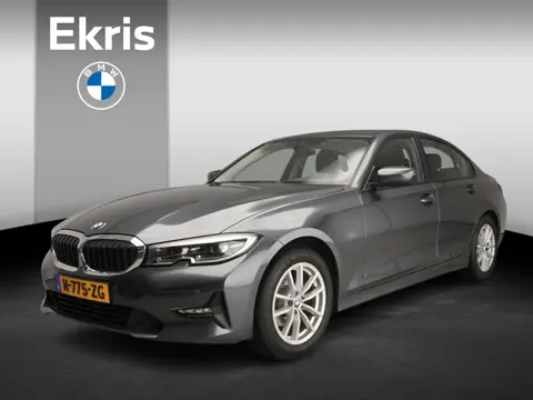 BMW 3 Serie Sedan 318i | Handbak !! | LED | Navigatie | Trekhaak | Clima | PDC | DAB | Hifi speakers