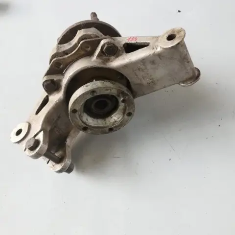 Rear hub and hub carrier for Maserati Bora