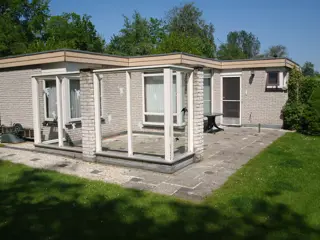 Rustig gelegen bungalow aan de oostkant van Texel
