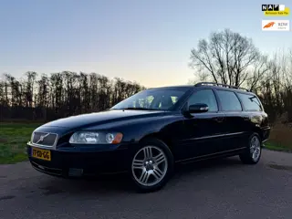 Volvo V70 2.4 Edition Classic Automaat | Leder | Stoelverwarming | Clima | Trekhaak | Xenon | 16" Ve
