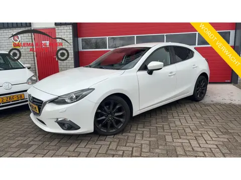 Mazda 3 2.0 GT-M Line TREKHAAK / CAMERA / XENON / STOELVERW / LEDER-ALCANTARA / PDC / NAVI / CLIMA /