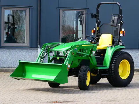 John Deere 3038E 4wd HST / 00018 Draaiuren / Voorlader