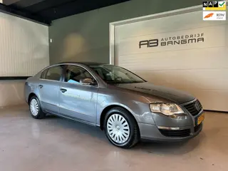 Volkswagen Passat 2.0 FSI Comfortline / CRUISE CONTROL/AIRCO/TREKHAAK/VELOURS BEKLEDING