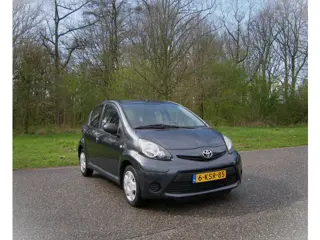 Toyota Aygo 1.0 VVT-i Comfort 5 Drs . Airco . Elec ramen . enz