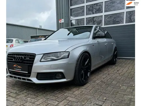Audi A4 Limousine 3.2 FSI quattro Pro Line
