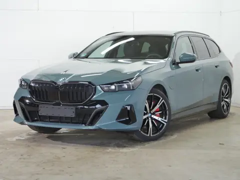 BMW 5 Serie Touring 550e xDrive M-Sport Pro | 20" | Panorama | CoPilot | Bowers & Wilkins | Trekhaak
