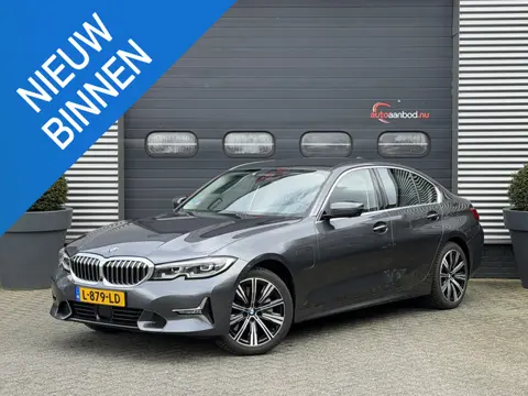 BMW 3-serie 330e | 360* Camera | Navigatie | Lederen Bekleding | DAB | Trekhaak |