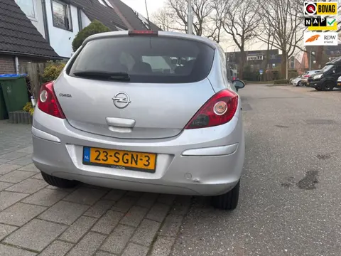 Opel Corsa 1.4-16V Edition !! met nationale autopas kilometers !!