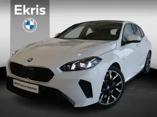 BMW 1 Serie 120 M Sportpakket Pro | Head-Up | 360 Camera | Dodehoekdetectie | Iconic Glow | Stoelver