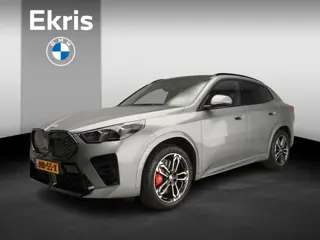 BMW iX2 eDrive20 | M-Sportpakket | LED | HUD | Active cruise | Schuifdak | Trekhaak | DAB | Harman-k