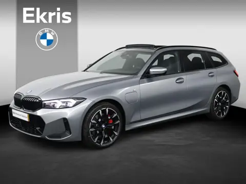 BMW 3-serie Touring 330e M Sportpakket Pro | Trekhaak | Panoramadak | Active Cruise Control | Harman