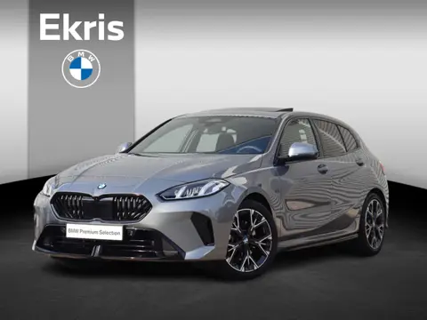 BMW 1-serie 5-deurs 120 | M Sportpakket | Panodak | Getint Glas | Camera | Sportstoelen | Climate Co