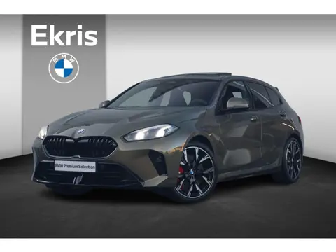 BMW 1 Serie 123 xDrive M Sportpakket Pro 19'' |  Panoramadak | Elektrisch verstelbare stoelen | Harm