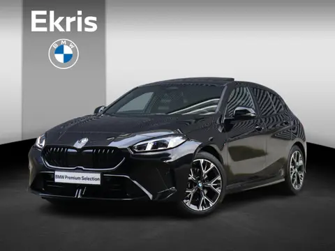 BMW 1-serie 5-deurs 120 | M Sportpakket | Panodak | Harman Kardon | Driving Assistant | Comfort Acce
