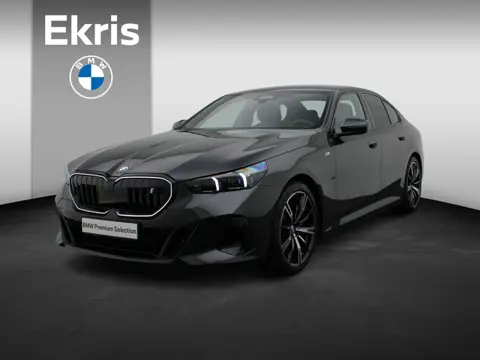BMW i5 Sedan eDrive40 M Sportpakket Pro | M Sport Edition | Travel Pack | Comfort Pack | Trekhaak | 