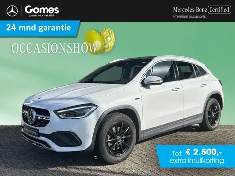 Mercedes-Benz GLA-klasse 250 e AMG Line | Adaptief Cruise Control | Panoramadak | Stoelverwarming