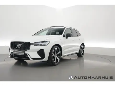 Volvo XC60 2.0 T8 Plug-in hybrid AWD Plus Dark | Luchtvering | Pano | Memory | 360cam | H&K Audio | 