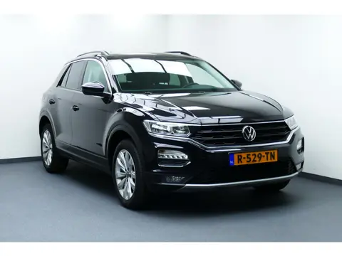Volkswagen T-Roc 1.5 150pk TSI Bj21. Adap Cruise, Carplay/Android Navi, Clima, PDC V+A, 17"LMV Haak 