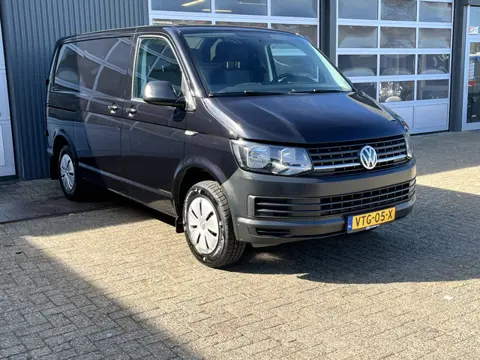 Volkswagen Transporter 2.0 TDI L1H1 Airco Trekhaak 2200kg trekgewicht Kastinrichting 3-Persoons Tele
