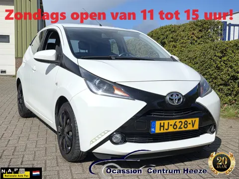 Toyota Aygo 1.0 VVT-i x-play, Camera! Airco! Apk 11-2026! Zondag OPEN!