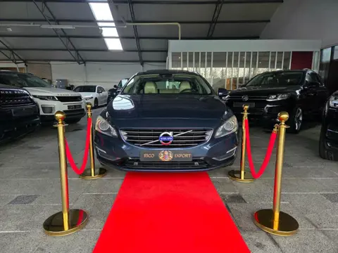 Volvo V60 2.4 D6 AUTOMAAT AWD Plug-In Hybrid PANO FULL!