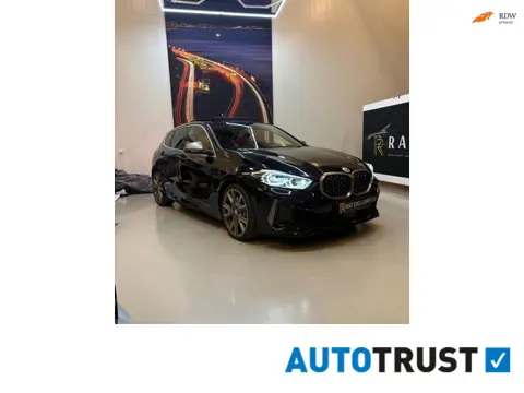BMW 1-serie M135i xDrive High Executive