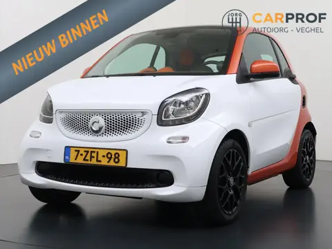 smart fortwo 1.0 Passion Navigatie | Panoramadak | Climate control | NAP | LMV |