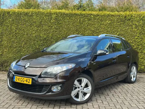 RENAULT MEGANE Estate 1.2 TCe Bose 116PK Navi  Achteruitrijcamera  Trekhaak Cruise Control  
