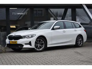 BMW 3-serie Touring 318i High Executive Sport Line | TREKHAAK | APPLE CARPLAY | NAP | DEALER ONDERHO