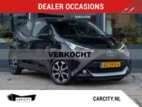 Toyota Aygo 1.0 VVT-i x-first / Carplay / Camera / Subwoofer / LM velgen