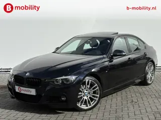 BMW 3-serie 320i High Executive M-Sport 'AZURITSCHWARZ' 42.000 KM! Apple CarPlay | Schuif/Kanteldak 