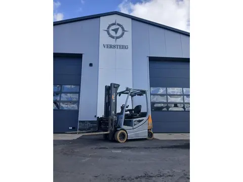 Still 2 ton electro met vorkenversteller. Bj2022!!