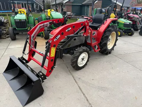 Yanmar AF28 met voorlader