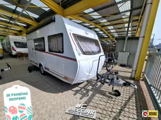 Bürstner Premio Life 425 TS - EINDKEUKEN - DWARS BED