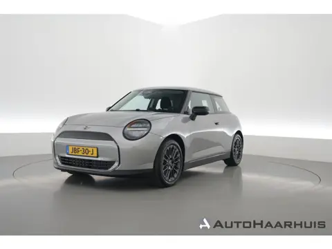 MINI Cooper E Essential 40.7 kWh | Rijklaar! | Orig. NL | Dig. Cockpit | Camera+PDC | Nav+App.Connec