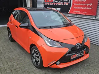 Toyota Aygo 1.0 VVT-i x-play UNIEK SPECIALE UITVOERING ***VOLLEDER- CAMERA-ARCO ELECTR.RAMEN FULL OP