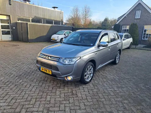Mitsubishi Outlander 2.0 PHEV instyle+