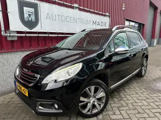 Peugeot 2008 1.6 VTi Féline // Clima // Pano // Trk.Hk //