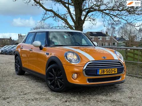 Mini Mini 1.5 Cooper Business | Navi + Cruise + Clima Nu € 9.975,-!!!