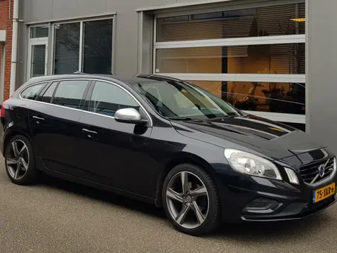 Volvo V60 T3 R Design Navi Trekhaak 18"Vlg 1/2 Leder