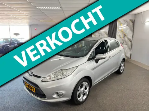 Ford Fiesta 1.4 Titanium Apk Nieuw,Cruise,Clima,Parksensor,Navigatie,N.A.P,Lm velgen,Topstaat!!