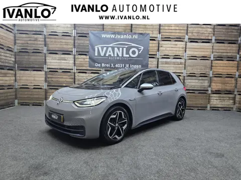 Volkswagen ID.3 First Plus 58 kWh IQ Light Matrix Led Carplay Stoel&Stuurverwarming Keyless 19"LM