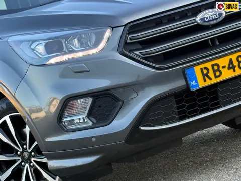 Ford Kuga 1.5 EcoBoost 150pk ST Line - Magnetic Grey - Winterpakket/Panorama/Trekhaak